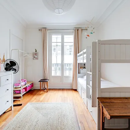 Veeve - Cartographer's Haven Paris